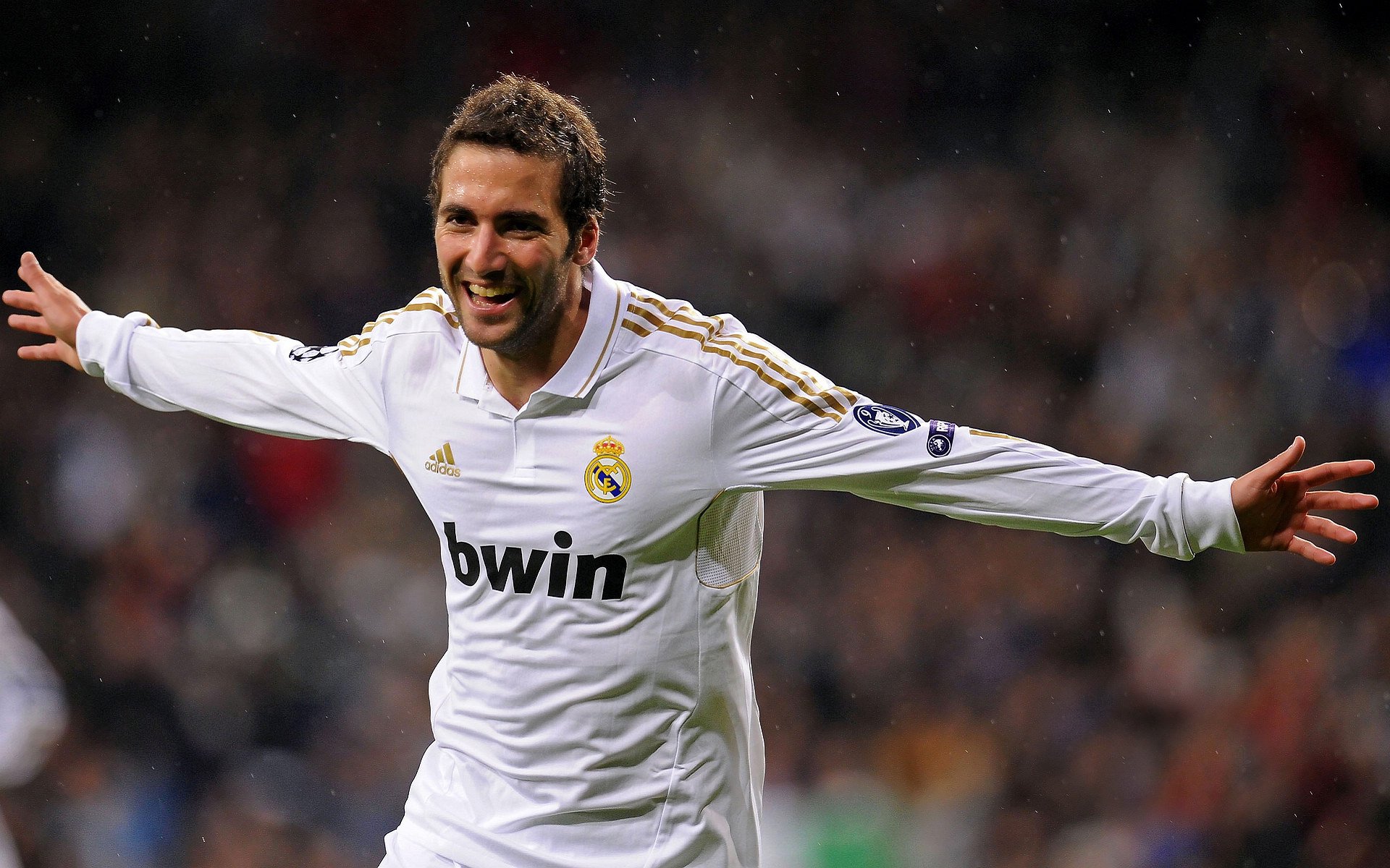 “马科斯·梅特罗的技巧与视野，成为阿根廷美洲狮队的关键人物”